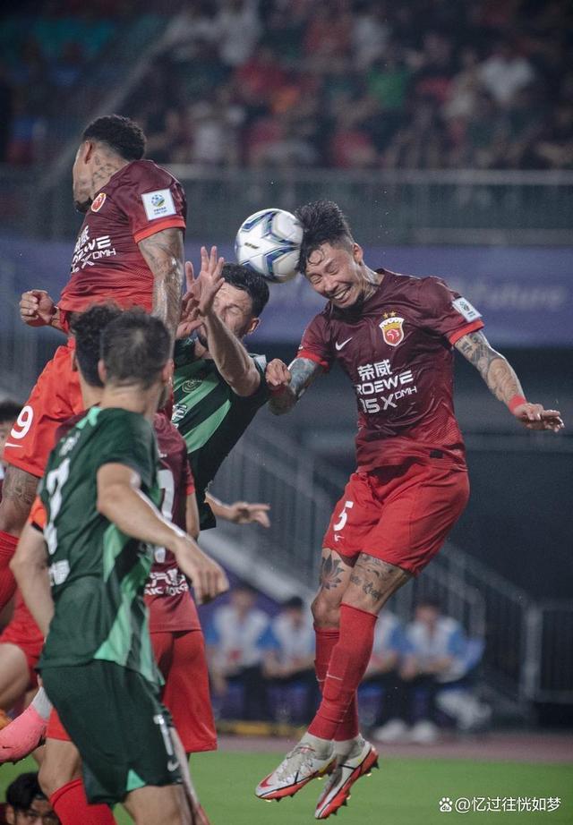 九游老版本下载-足球联赛战火不断,球员实力逐渐增强的原因